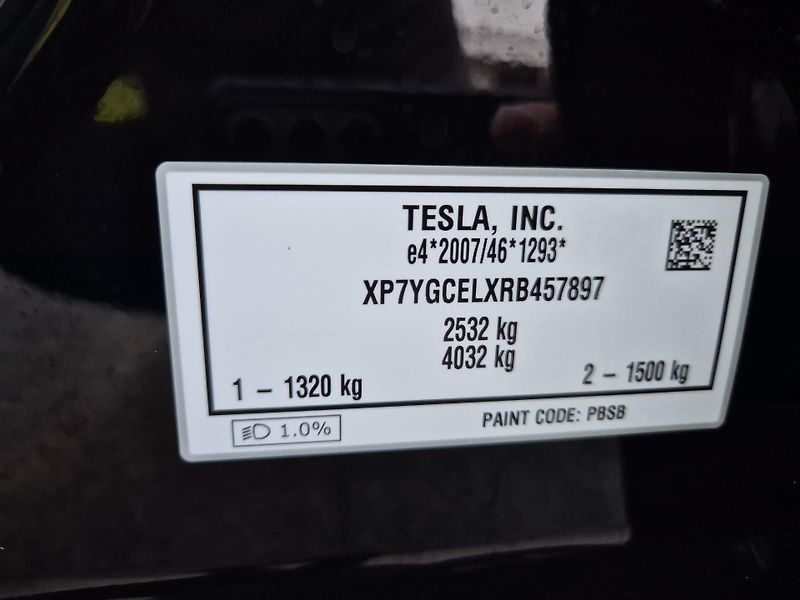 Tesla Model Y ZAMLUVENO !  393kw 21ALU 93,0% - fotka 47 z 48