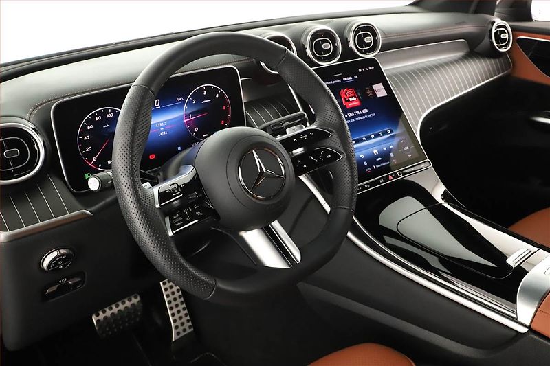 Mercedes-Benz GLC (2025) 220 d 4MATIC, AMG Line - fotka 21 z 28