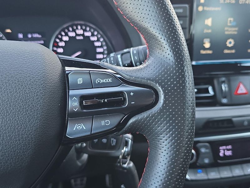 Hyundai i30 (2021) N-line 1.5 T-GDi MHEV 117kw, 1 - fotka 15 z 26