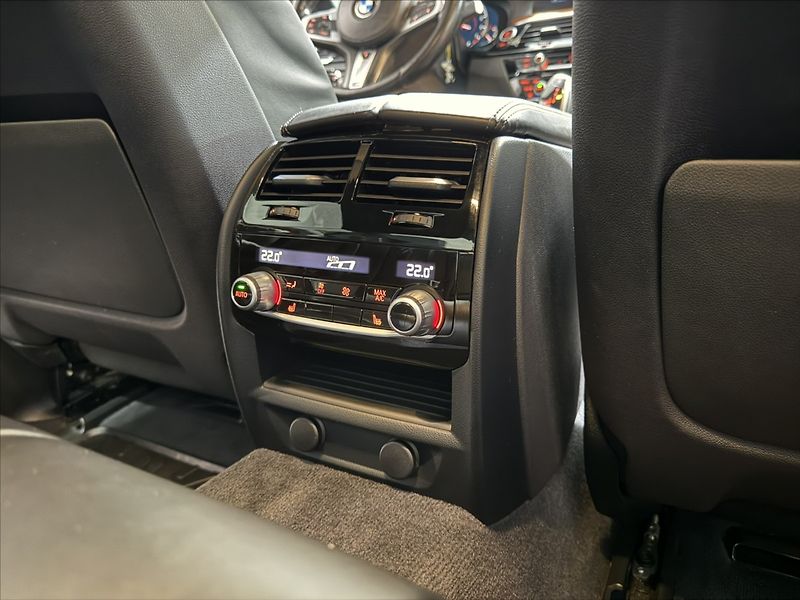 BMW Řada 5 3,0   540i LUXURY M-PAKET HARM - fotka 26 z 40