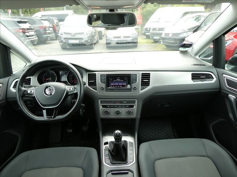 Volkswagen Golf Sportsvan 1,6 TDi 81kW 1.MAJITEL,servisk - fotka 27 z 53