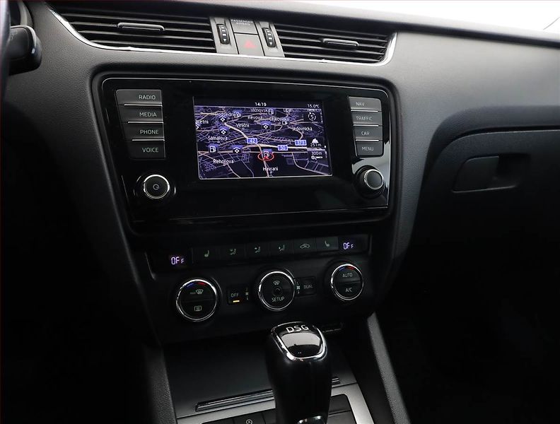 Škoda Octavia (2015) Ambition 2.0 TDI, Automat - fotka 10 z 18
