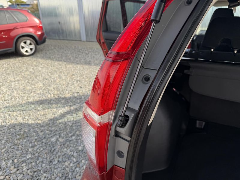 Honda CR-V 1.6CT-Di 4x4 160PS ČR 145TKM!! - fotka 113 z 159
