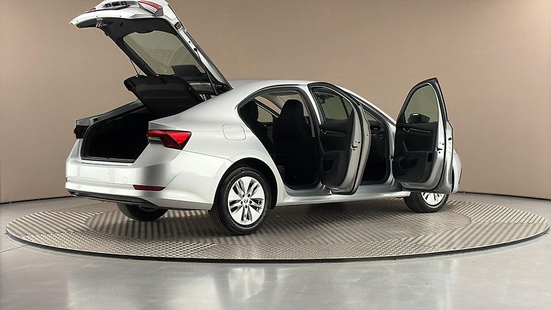 Škoda Octavia 2.0 TDI DSG Ambition - fotka 6 z 24