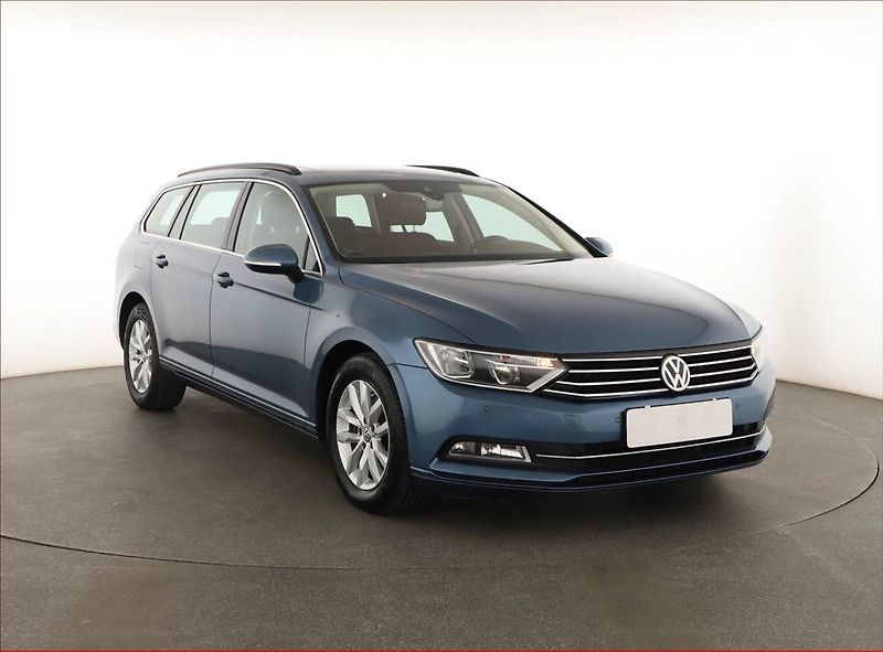Volkswagen Passat (2015) 2.0 TDI, Automat, Navi - fotografie inzerátu
