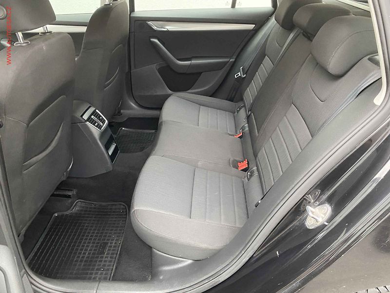 Škoda Octavia (2015) 2.0 TDi 4x4, Elegance - fotka 10 z 17