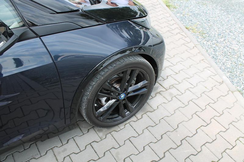 BMW i3 (2017) s 135kW Harman Kardon - fotka 32 z 36