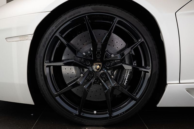 Lamborghini Aventador - fotka 20 z 25