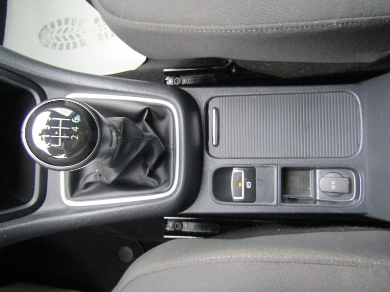 Volkswagen Sharan (2015) 2.0 TDI 100kW  CAR-PASS - fotka 31 z 40