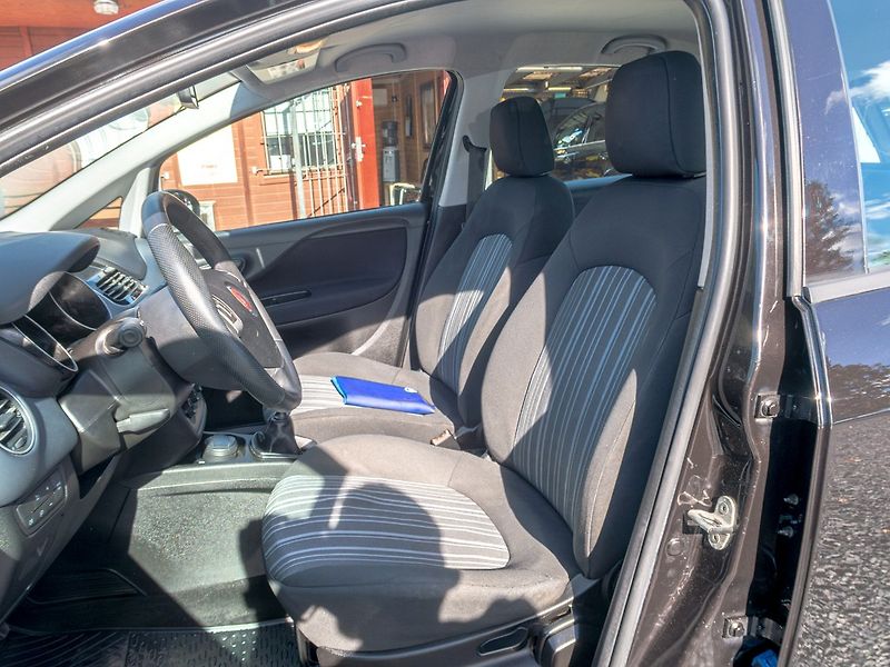 Fiat Punto Evo (2011) 1.4i 55KW – PO VELKÉ SERVISU - fotka 13 z 39