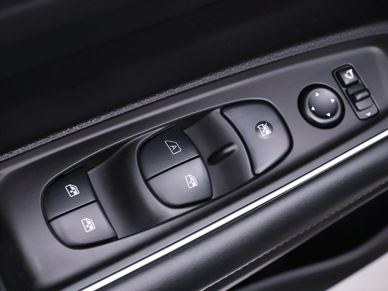 Renault Koleos 2,0 dCi 140kW Initale Paris 4x - fotka 16 z 34
