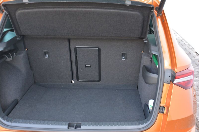 Škoda Karoq (2025) 2.0 TSI 140 KW 4x4 SportLINE D - fotka 14 z 27