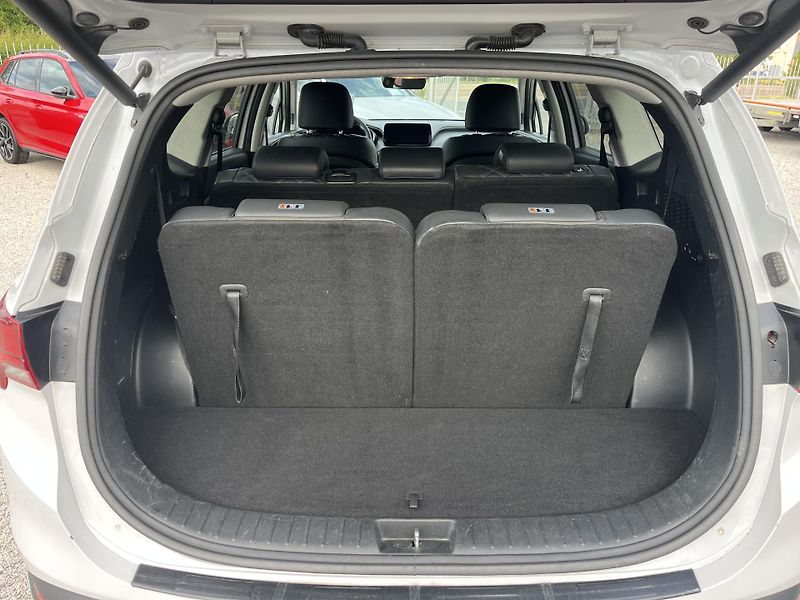 Hyundai Santa Fe (2021) 2.2.CRDi, 4x4, AT, 7 - míst.  - fotka 20 z 26