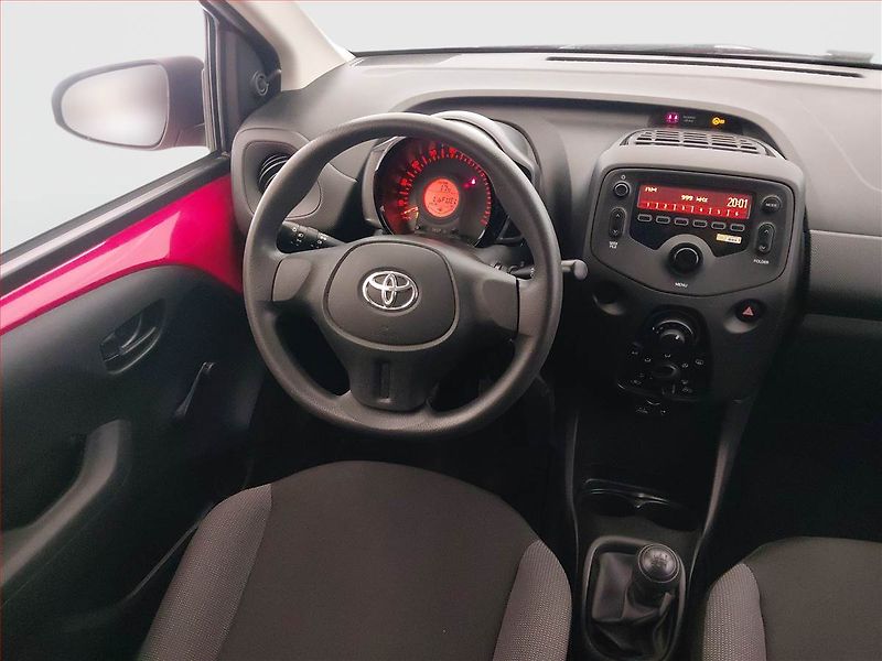 Toyota Aygo (2019) x-cite 1.0 VVT-i - fotka 7 z 12