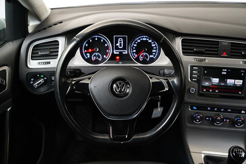 Volkswagen Golf - fotka 16 z 24
