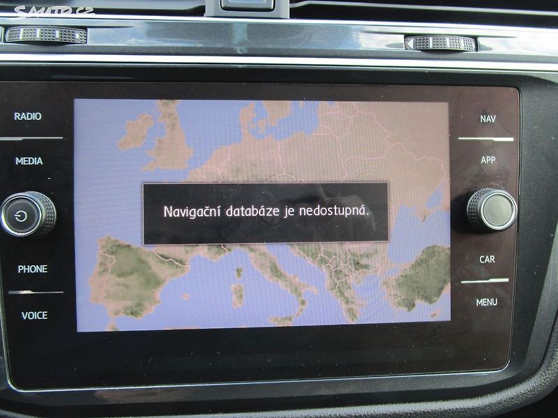 Volkswagen Tiguan 1,5TSI-96KW-NOVÁ STK+OLEJ - fotka 21 z 27