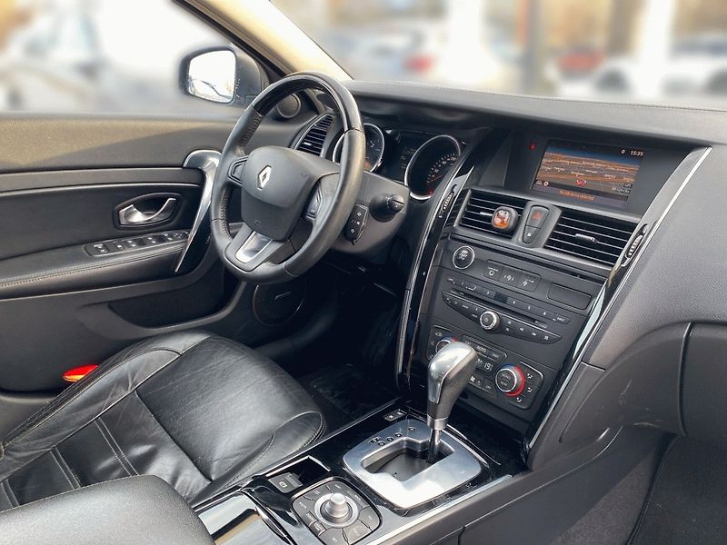 Renault Latitude (2012) 3.0dci V6, Initiale Paris - fotka 16 z 17