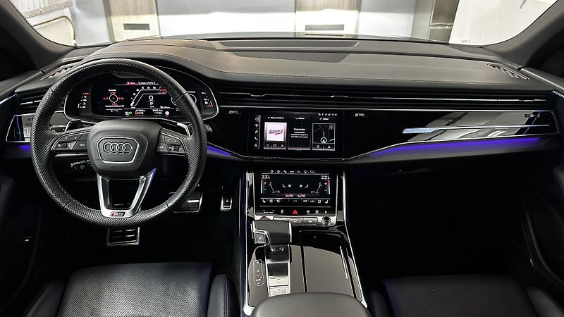 Audi RS Q8 TOP STAV / PLNÁ VÝBAVA  - fotka 30 z 54