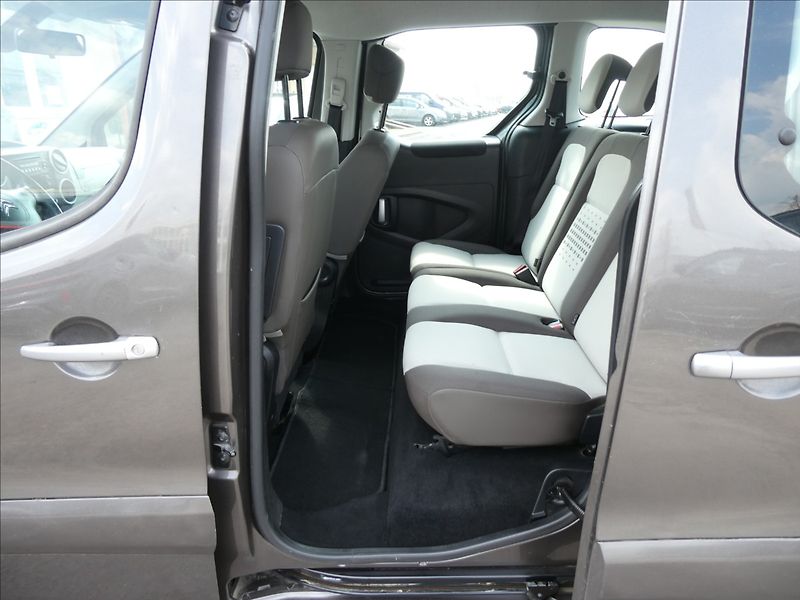 Citroën Berlingo 1,6 HDi 73kW MULTISPACE, závěs - fotka 19 z 37