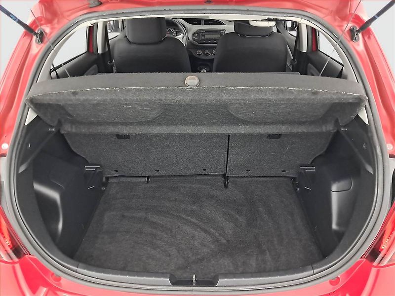 Toyota Yaris (2014) 1.0 VVT-i, Serv.kniha - fotka 13 z 15