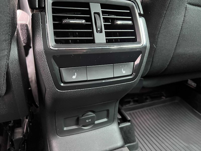 Škoda Karoq 2.0 TDi 110 kW 1.MAJITEL DPH - fotka 19 z 20