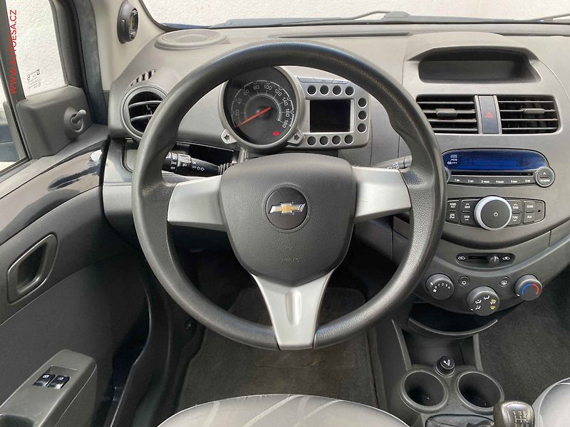 Chevrolet Spark (2011) 1.0i, AC - fotka 11 z 15