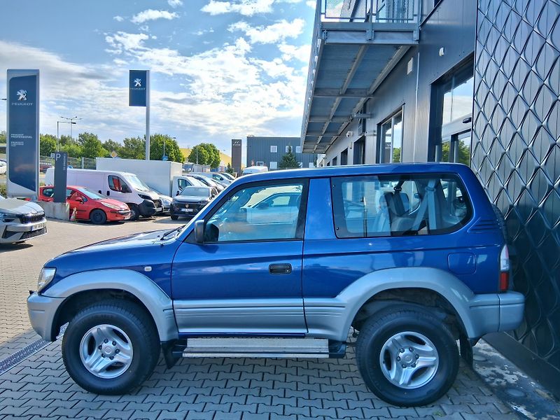 Toyota Land Cruiser 3.0 TD GX 4x4 92 kW  - fotka 4 z 24