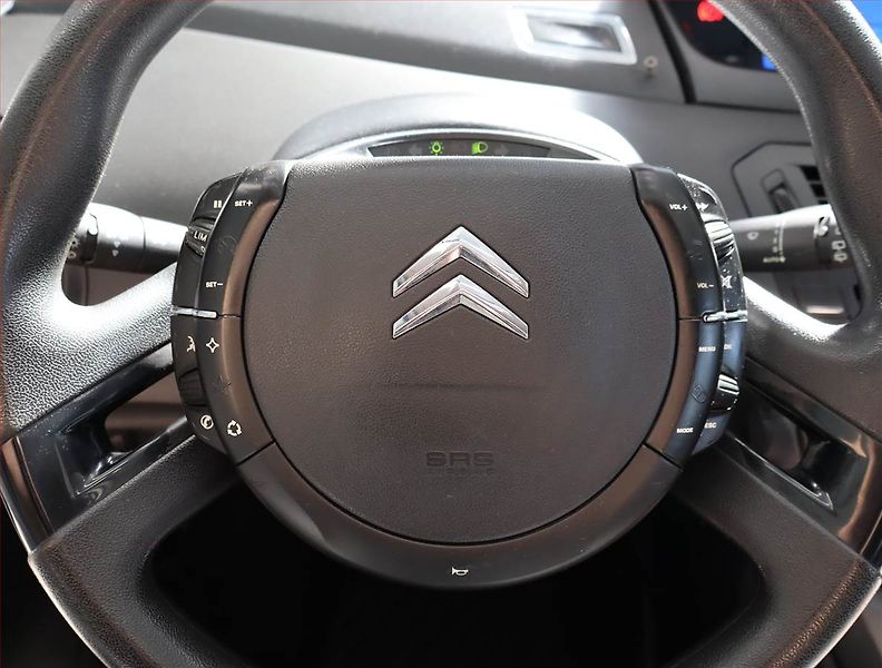 Citroën C4 Picasso (2006) 1.6 HDi, 7 míst, po STK, Klima - fotka 12 z 21