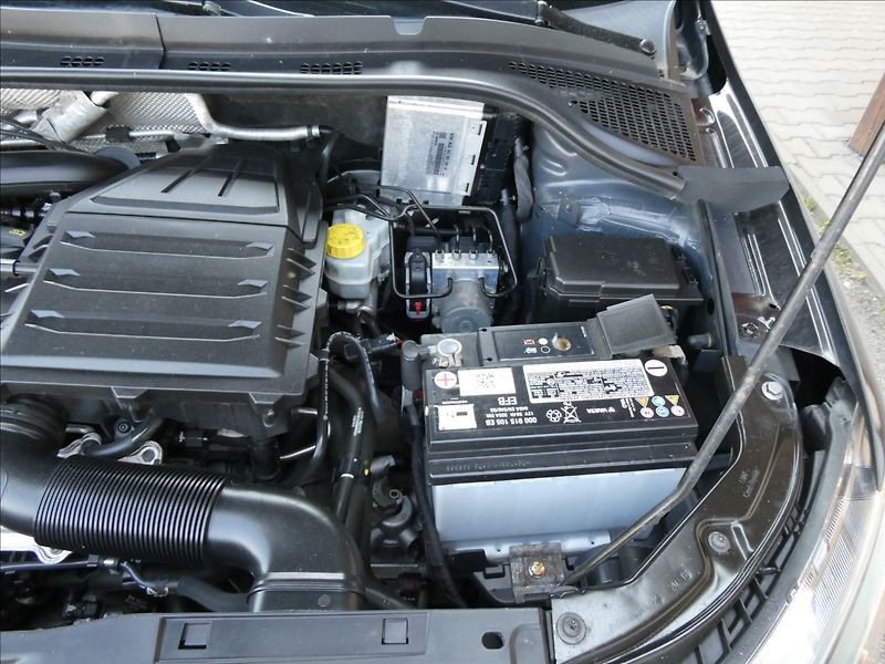 Škoda Fabia 1,0 TSI 81kW Ambition,2 x kola - fotka 35 z 38