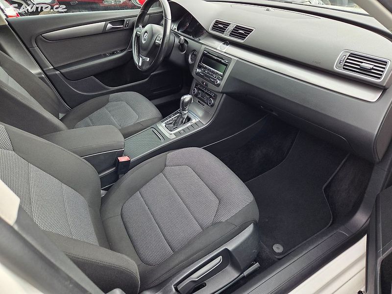 Volkswagen Passat (2011) 1.4i CNG Automat Nová STK - fotka 15 z 23