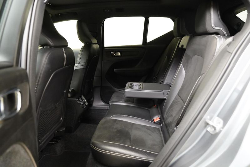 Volvo XC40 - fotka 24 z 27