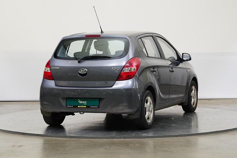 Hyundai i20 - fotka 2 z 19