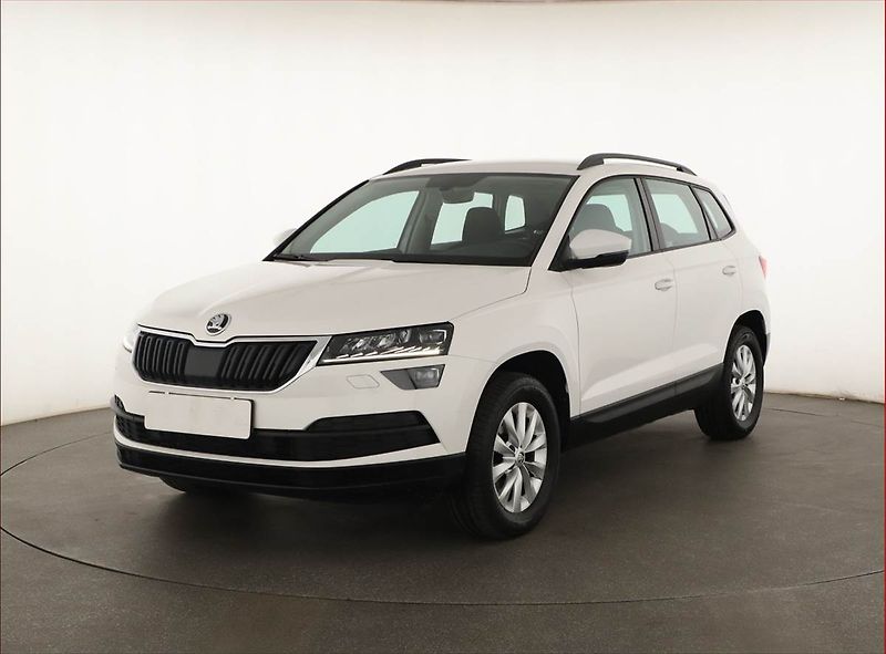 Škoda Karoq (2019) 2.0 TDI, 4X4, ČR,1.maj - fotka 2 z 18