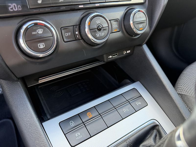 Škoda Octavia 2.0 TDi, 110kw, pano, taž. ČR - fotka 16 z 20