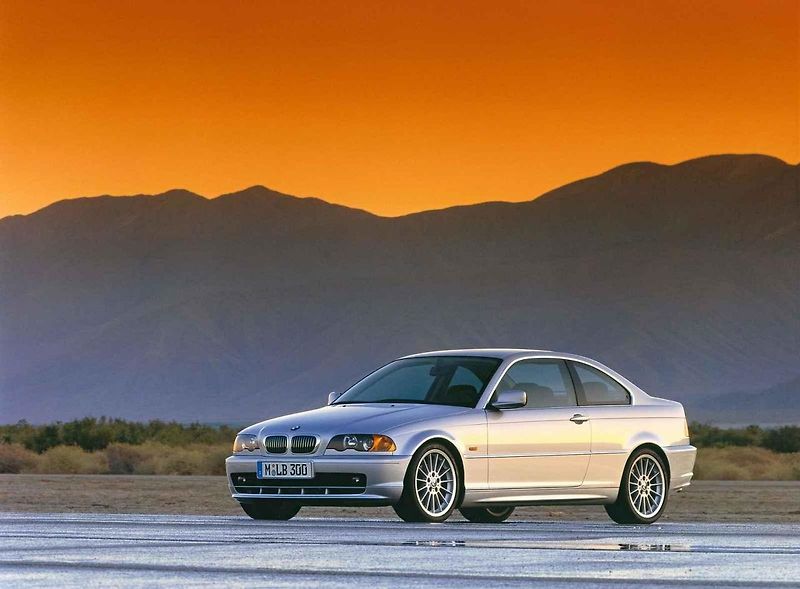 BMW E36 - karosářské varianty kabrio, kupé a sedan
