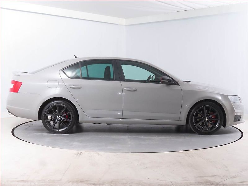 Škoda Octavia (2017) RS 2.0 TDI, Automat, Navi - fotka 6 z 15