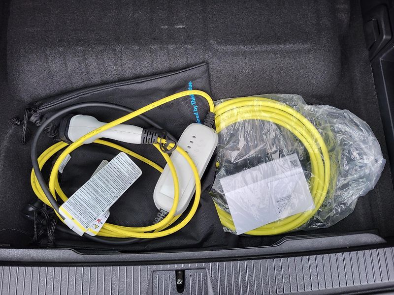 Volkswagen Passat 1.4 TSI PHEV GTE DSG HYBRID - fotka 37 z 46