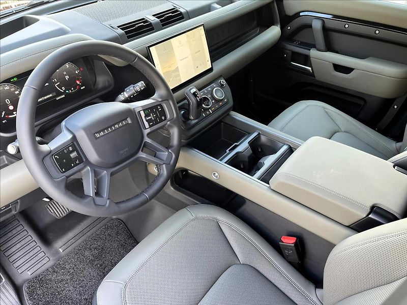 Land Rover Defender (2026) 110 D200 X-DYNAMIC SE - fotka 10 z 29