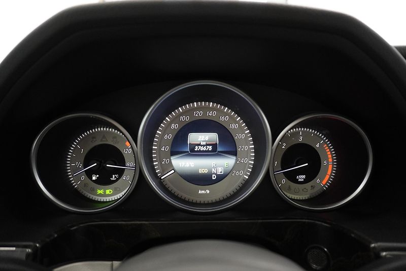 Mercedes-Benz Třídy E 350CDi automat - fotka 31 z 34