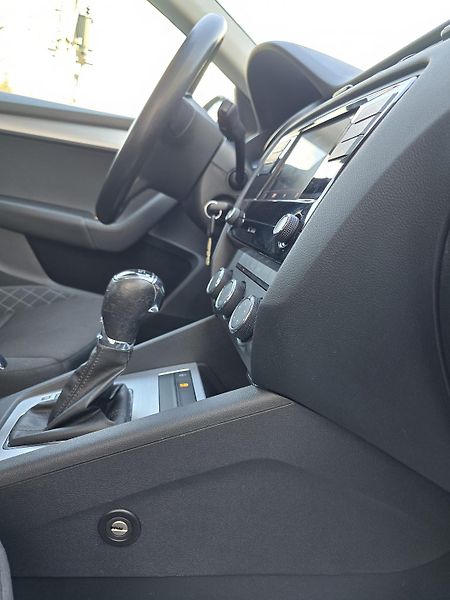 Škoda Octavia 1.5TSI CNG DSG 1.Maj. ČR - DPH - fotka 20 z 27