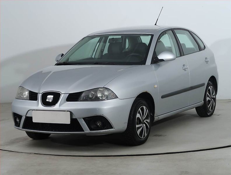 Seat Ibiza (2007) 1.4 16V, po STK, Tažné, Klima - fotka 2 z 15