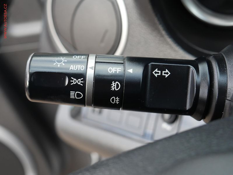 Mazda 6 (2009) 2.0 i, AC, park.asist - fotka 14 z 15