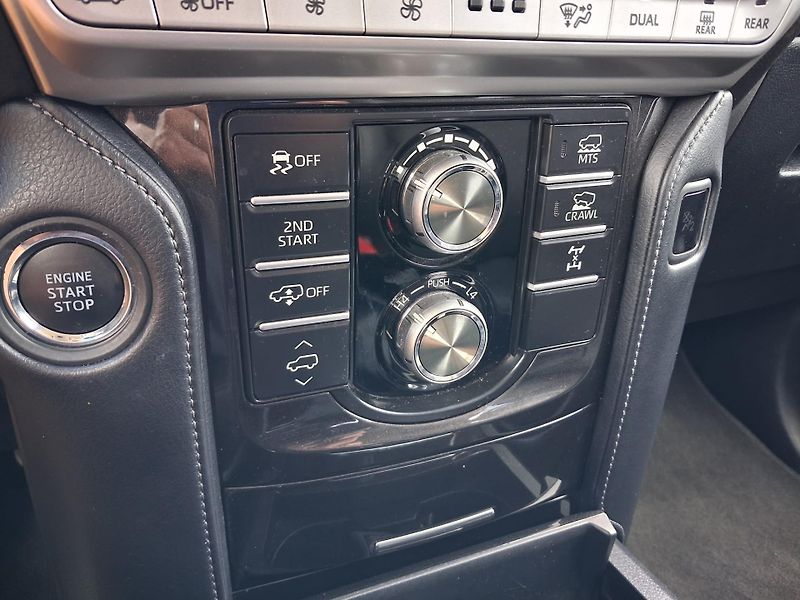 Toyota Land Cruiser 2.8 D-4D Executive AT - fotka 21 z 30