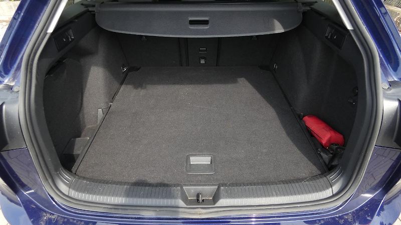 Volkswagen Golf Variant 2.0 TDI Life - fotka 19 z 21