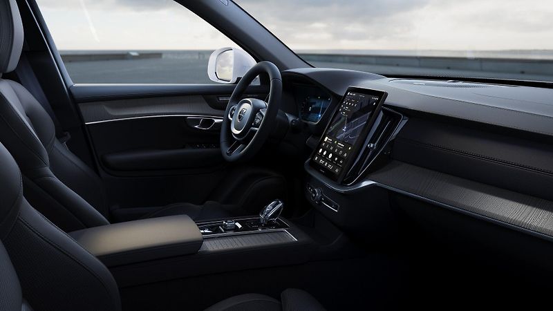 Volvo XC90 (2026) T8 PLUS DARK+ 4SERVIS/ZÁRUKA - fotka 16 z 16