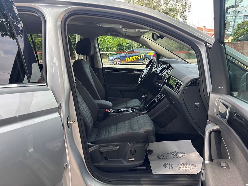 Volkswagen Touran 2.0TDi/2017/7MÍST.MAN6.110KW-Z - fotka 26 z 50