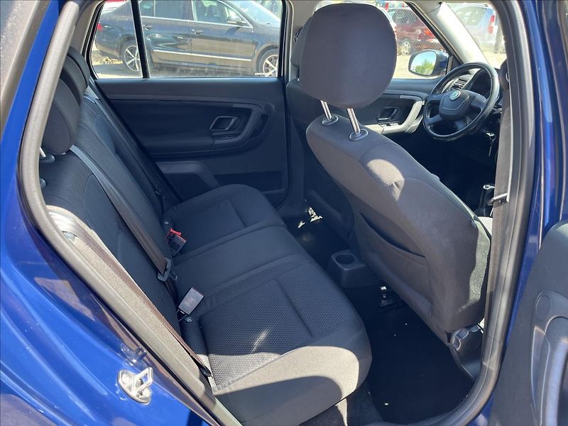 Škoda Fabia 1,6 TDi ČR KLIMA ALU 2 x KOLA - fotka 12 z 33