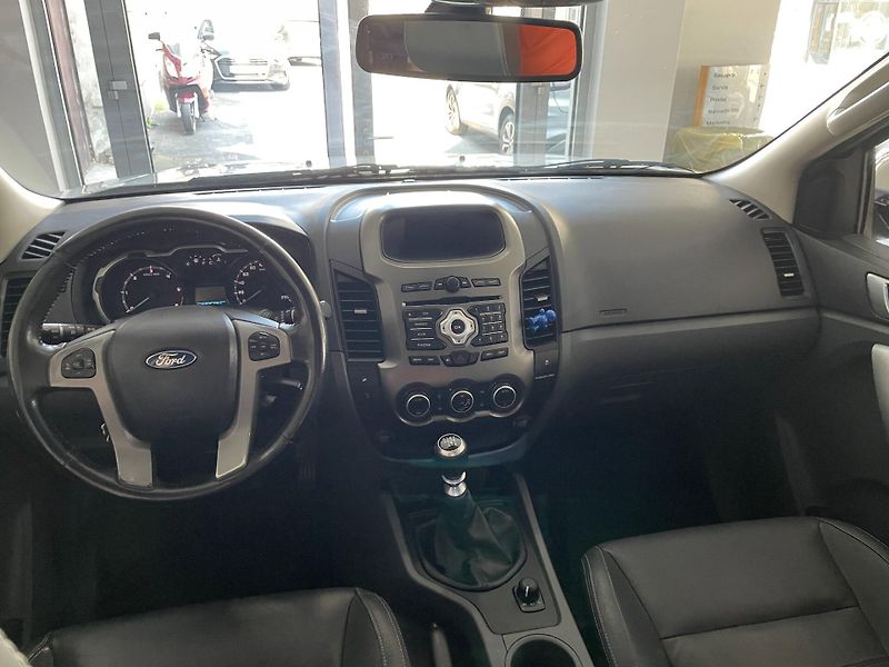 Ford Ranger (2015) Limited 3.2TDCi 147kW 4x4 - fotka 9 z 29