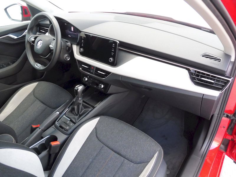 Škoda Kamiq (2024) Top Selection 1,0 TSI 85kW DSG - fotka 8 z 29