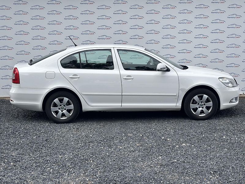 Škoda Octavia (2011) 1.6TDI, 77kW, ČR - fotka 4 z 15